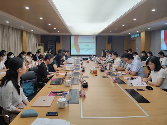 8 “创造美好生活:妇女权益保障与家庭能力建设”学术沙龙