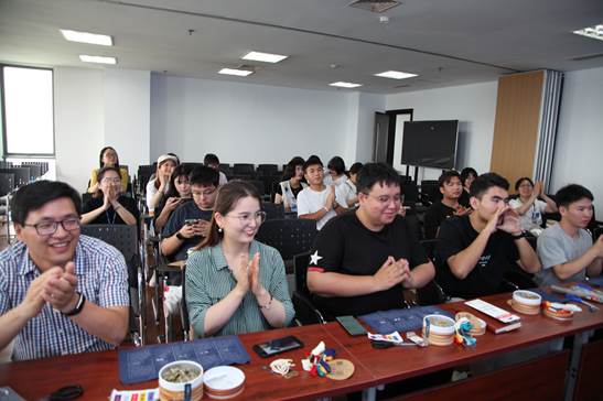 11 巧手制香囊 飘香迎端午